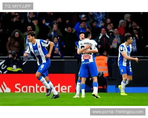 沃尔夫斯堡对阵圣保利下半场僵局,定位球成破门关键 沃尔夫斯堡对阵圣保利下半场僵局,定位球成破门关键